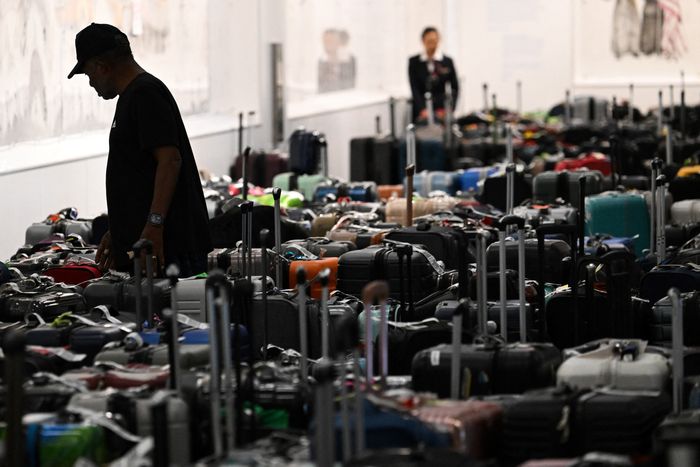 The Delta Air Lines baggage-claim area in Los Angeles International Airport following a CrowdStrike outage earlier this month. Photo: patrick t. fallon/Agence France-Presse/Getty Images