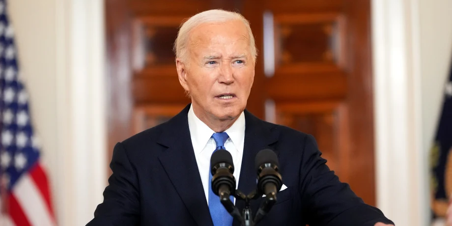 Biden privately torn between defiance and acceptance amid calls to step aside