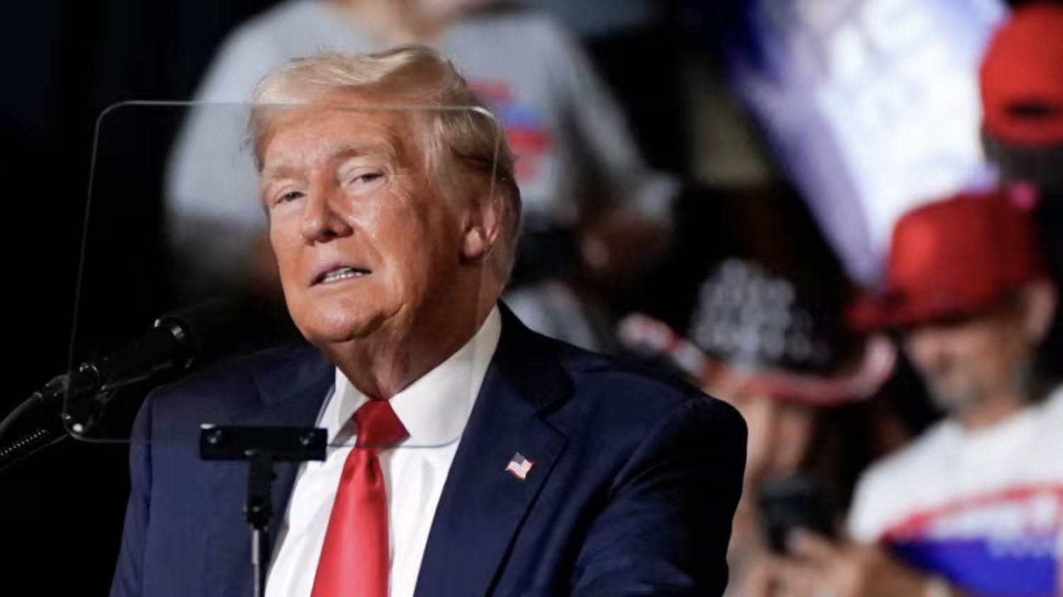 Trump rallies in Pennsylvania, attacks Harris over border securit