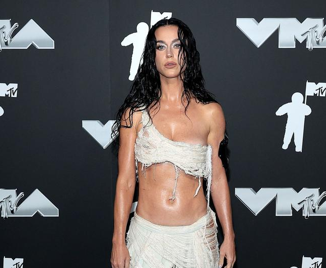 Stars bare almost all at MTV VMAs