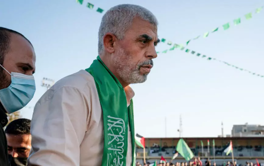 Yahya Sinouar, le chef du Hamas à Gaza, lors d'un rassemblement dans le territoire palestinien, le 24 mai 2021. © John Minchillo, AP