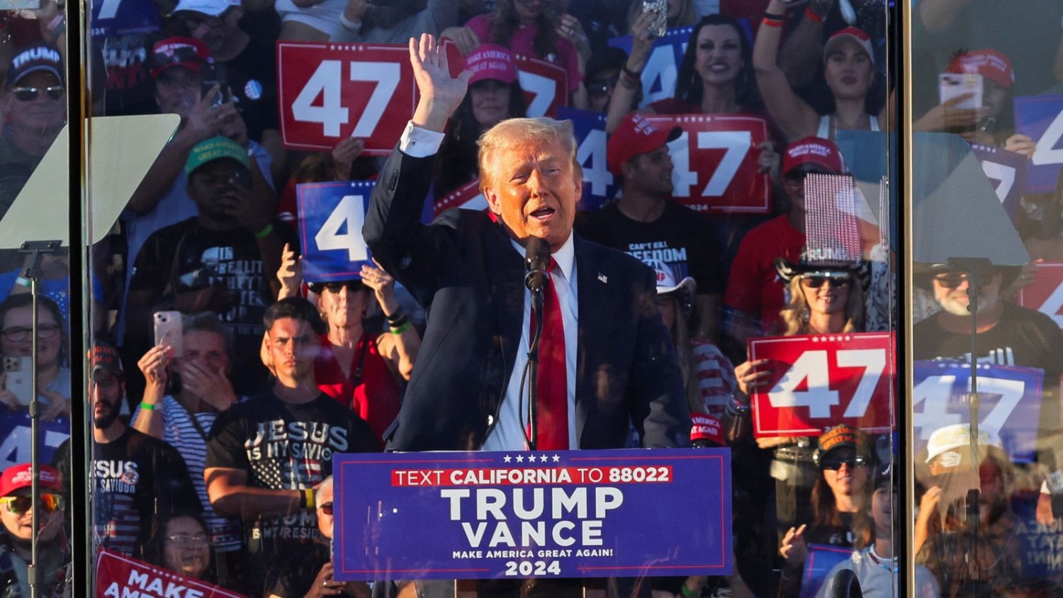 Man with weapons including high-capacity magazine stopped at checkpoint near Donald Trump rally