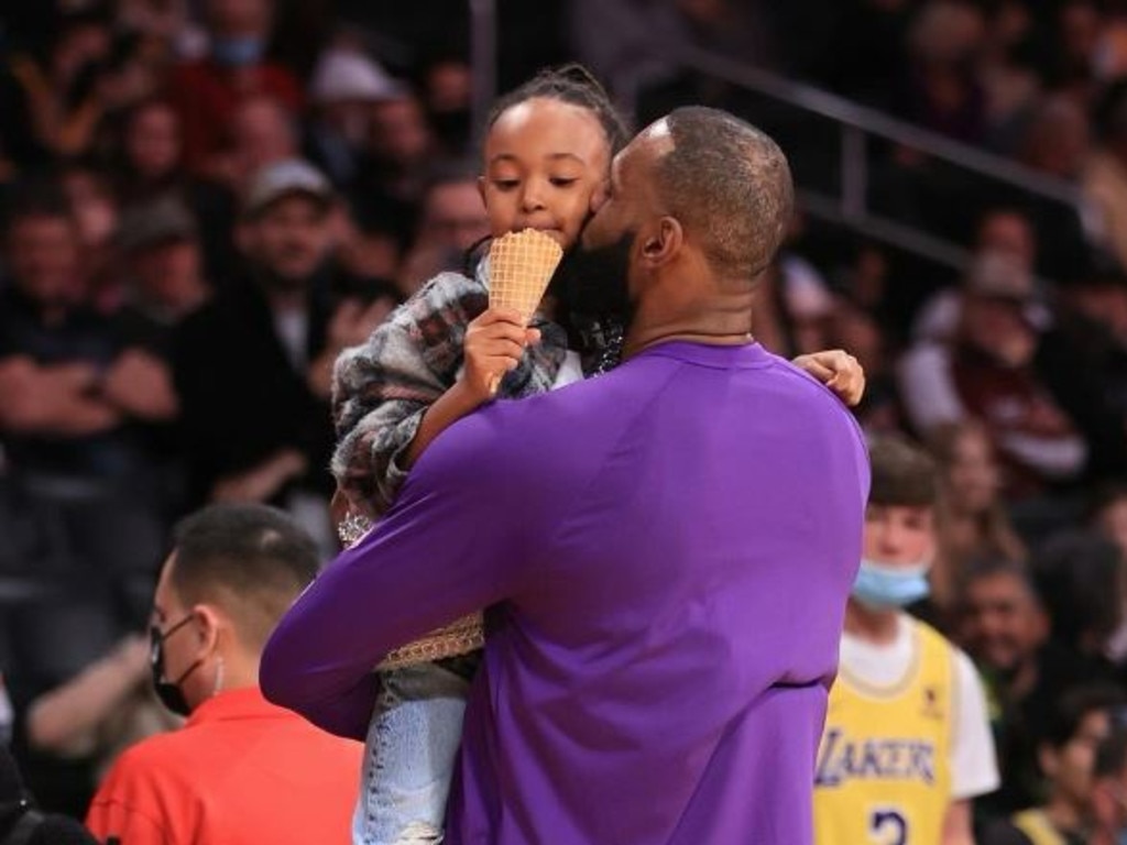 LeBron goes nuclear over Trump victory﻿