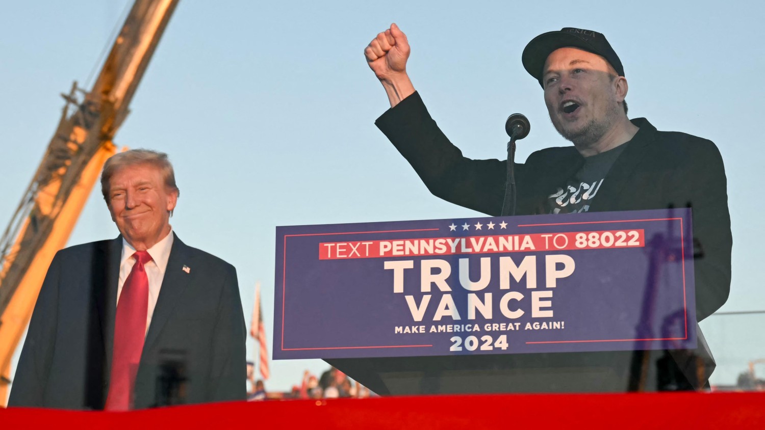 Le PDG de Tesla, Elon Musk, s'exprime sur scène lors d'un rassemblement électoral de Donald Trump à Butler, en Pennsylvanie, le 5 octobre 2024.  Photo : Getty Images / AFP / JIM WATSON