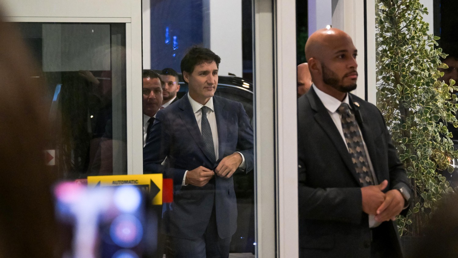 Le dirigeant canadien n'a pas répondu aux journalistes en rentrant à son hôtel après la rencontre, le 29 novembre 2024.  Photo : afp via getty images / Chandan Khanna