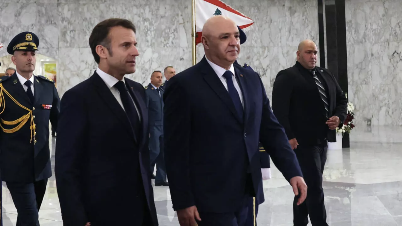 Le président libanais Joseph Aoun reçoit son homologie français Emmanuel Macron, le 17 janvier 2025 à Beyrouth. © Anwar Amro, AFP