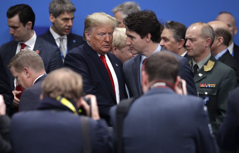 Photo: Evan Vucci Archives Associated Press  Donald Trump et Justin Trudeau lors d’une réunion des dirigeants de l’OTAN en Angleterre en 2019