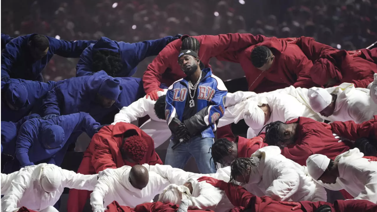 Kendrick Lamar sur la scène du concert du Super Bowl, dimanche 9 février 2025, à la Nouvelle-Orléans. © Timothy A. Clary, AFP