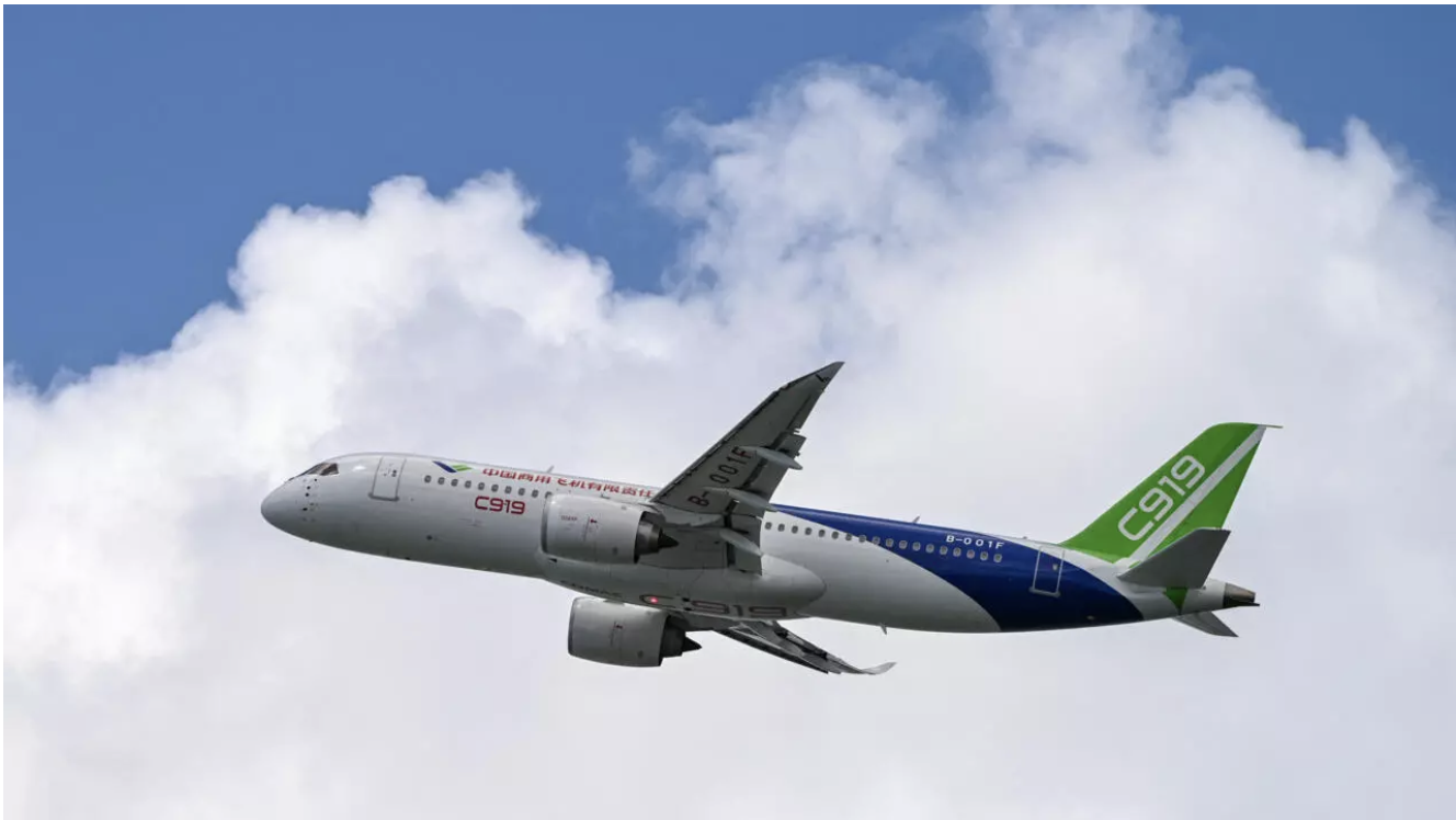 Comac, le rival chinois qui veut bousculer le match entre Boeing et Airbus