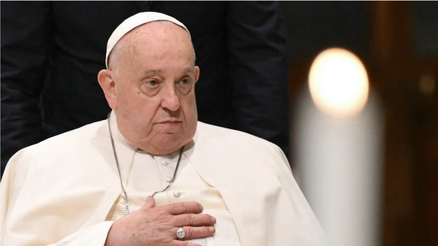 Le pape François à la basilique Saint-Jean-de-Latran à Rome (Italie), le 25 octobre 2024. (ALBERTO PIZZOLI / AFP)