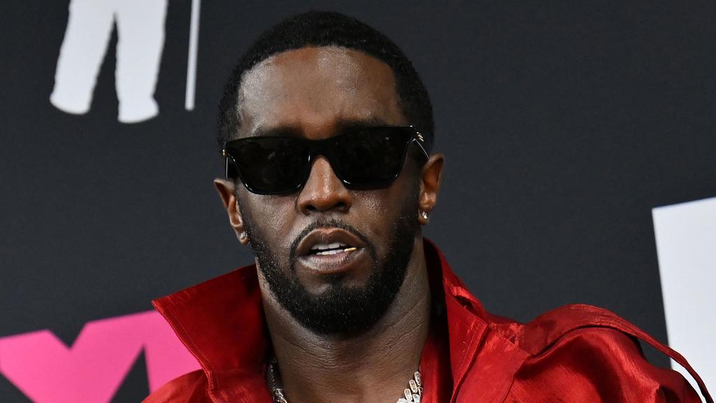 Diddy near-unrecognisable in new court pic﻿