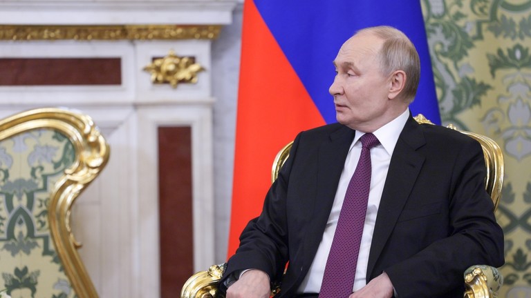 Russian President Vladimir Putin attends a meeting with Belarusian President Alexander Lukashenko at the Kremlin in Moscow, Russia. ©  Sputnik / Gavriil Grigorov