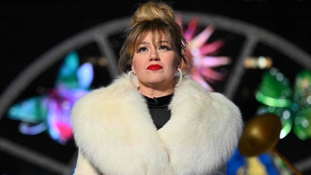 Kelly Clarkson’s career dealt major blow