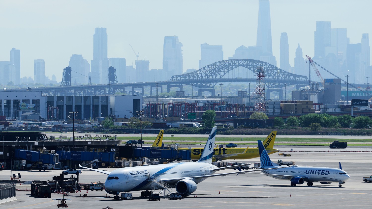 Safety reports paint an alarming picture of the aging US air traffic control system