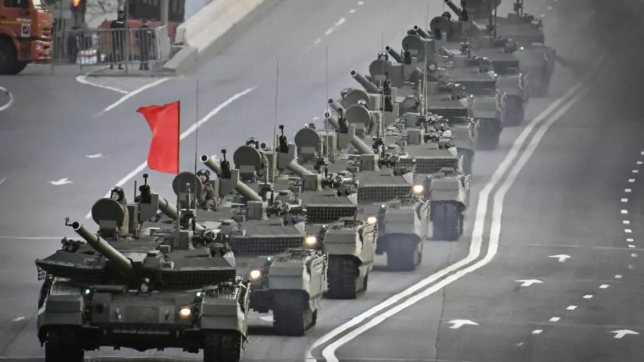 Des blindés russes en répétition, avant la grande parade sur la place Rouge du 9 mai. A Moscou le 7 mai 2025. AFP - ALEXANDER NEMENOV