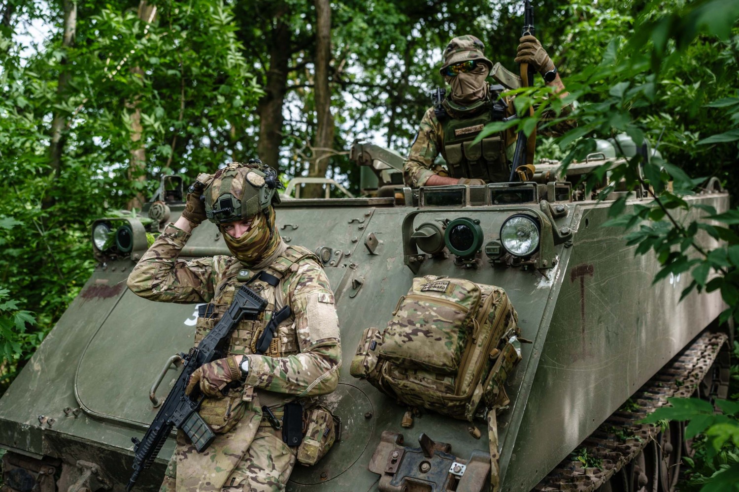 Russia Masses 50,000 Troops Around Sumy, Putting Ukraine in Precarious Position