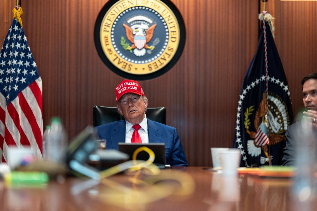Le président des États-Unis Donald Trump dans la salle de crise de la Maison-Blanche le 21 juin 2025. White House / via REUTERS