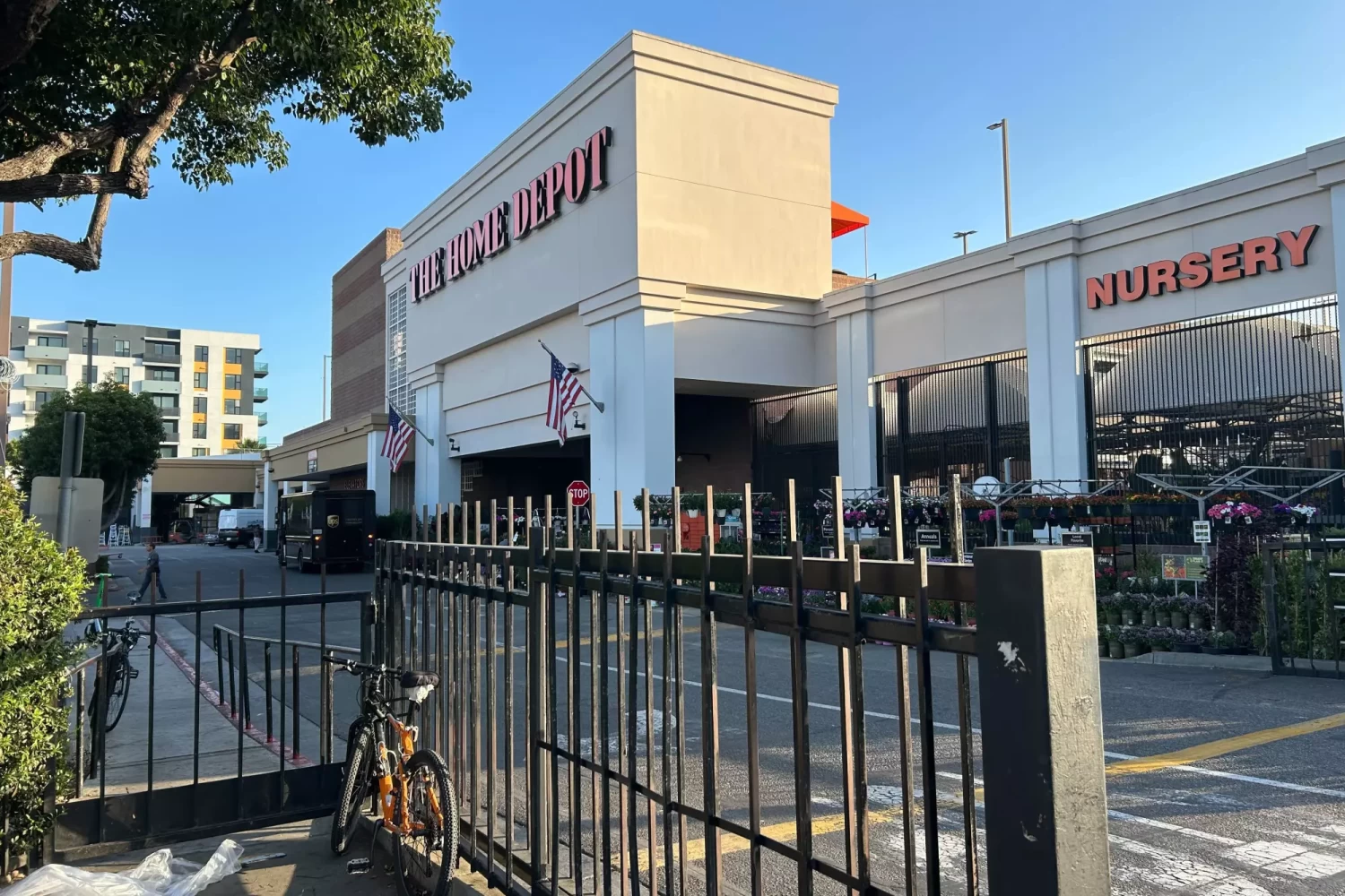 Immigration agents arrested dozens of people outside this Home Depot on Sunset Boulevard in Hollywood on June 19, 2025.(Brittny Mejia / Los Angeles Times)