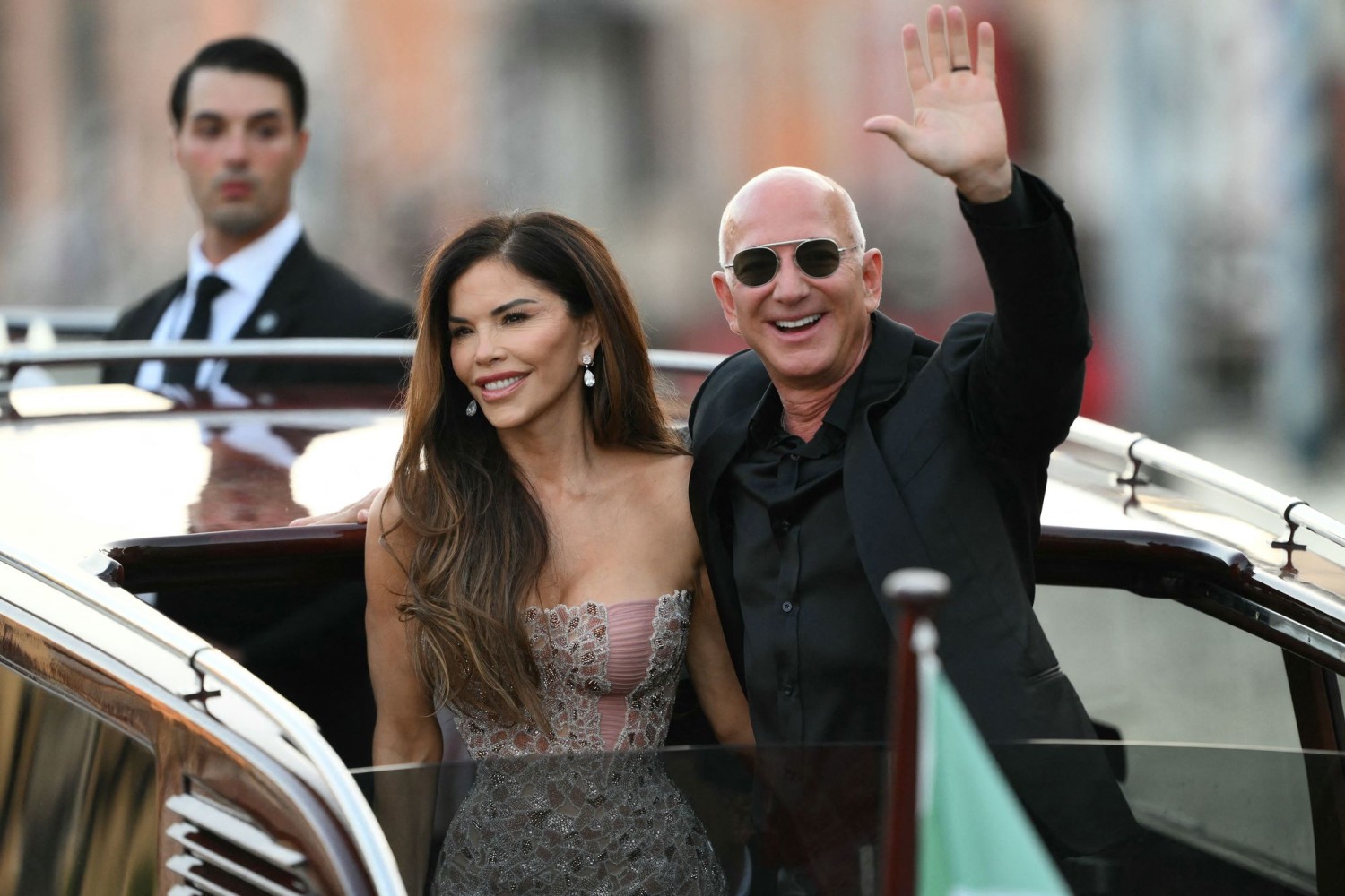 What happened at billionaire Jeff Bezos’ wedding