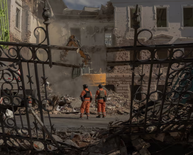 Independent monitors confirm Kremlin claims of new and symbolically important advances in east of Ukraine