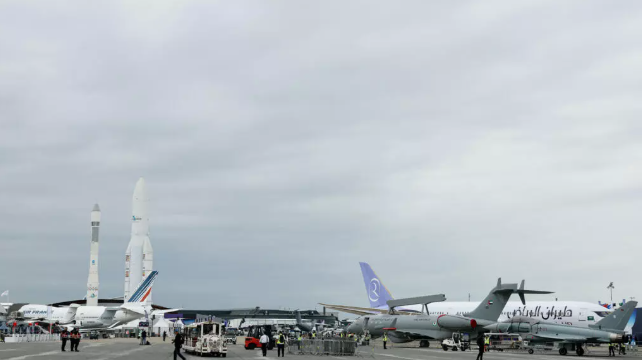 Derniers préparatifs avant la 55e édition du salon Le Bourget près de Paris, le 15 juin 2025. © Thomas Samson, AFP