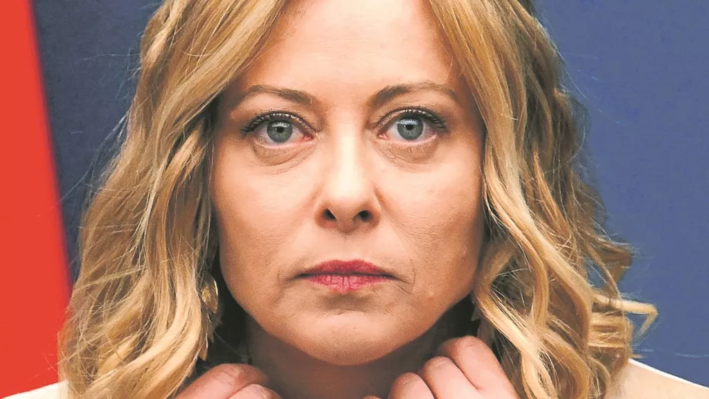 Giorgia Meloni a fait de la stabilité son nouveau mantra, quitte à éluder les réformes institutionnelles et fiscales. (Alberto PIZZOLI/AFP)