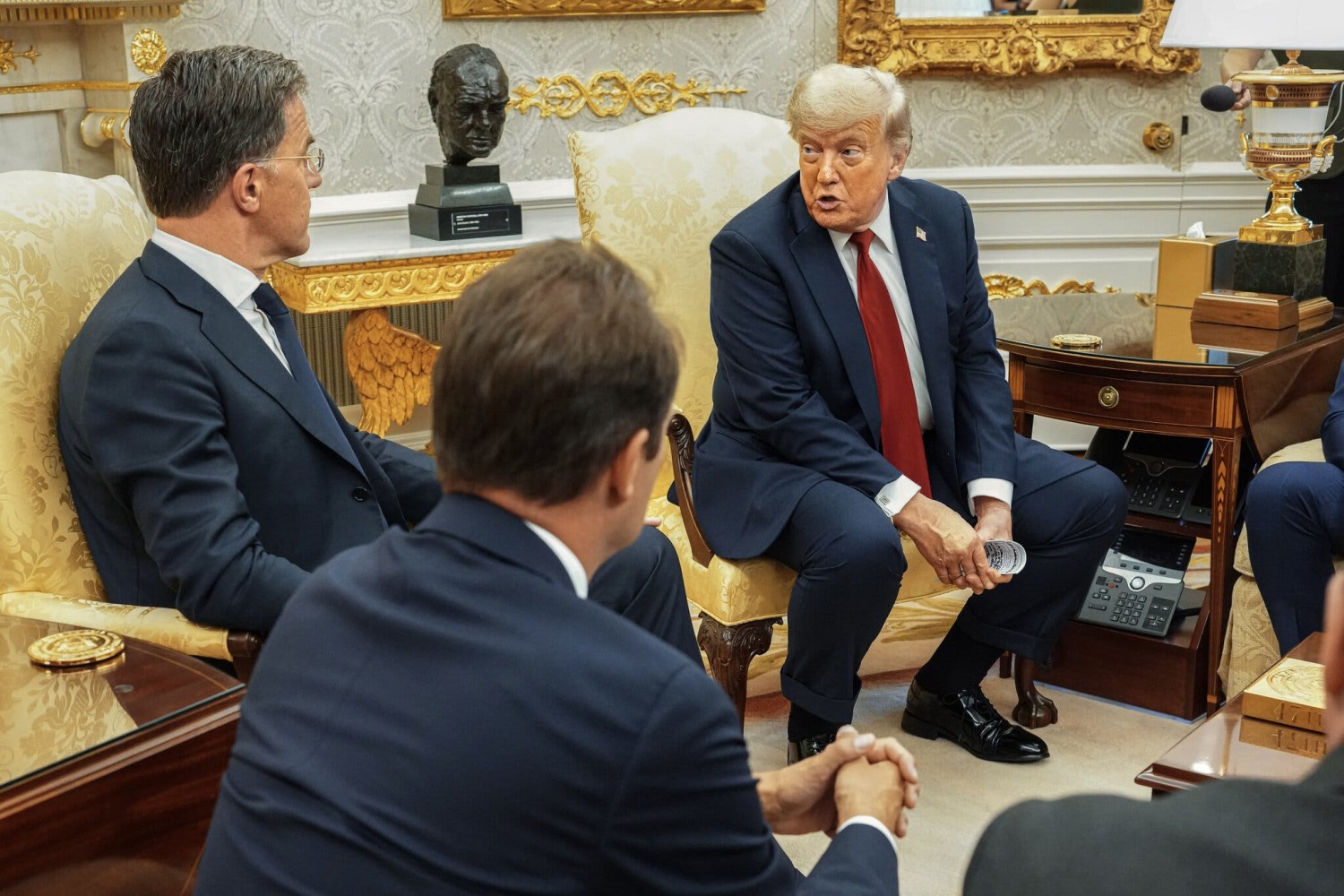 Sans accord Russie-Ukraine, Trump menace les alliés de Moscou de droits de douane "très sévères"