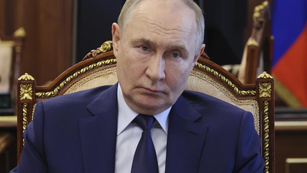 ‘1000 BODIES’: Putin dumps corpses at Ukraine border﻿
