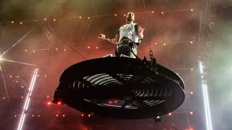 Getty Images / Drake's Whitney Houston sing-a-long on a crane was used to end two out of three Wireless shows