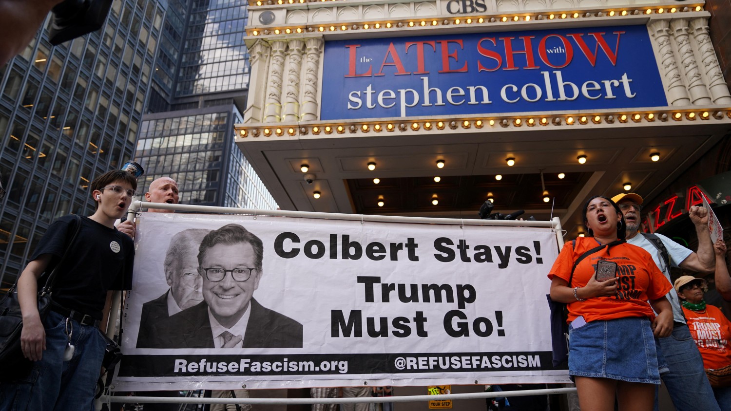 Stephen Colbert à l’offensive contre Donald Trump après la fin programmée du Late Show