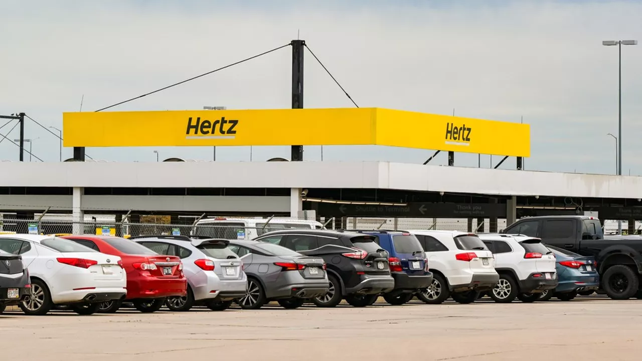 Les ventes de voitures d'occasion de l'entreprise Hertz peuvent désormais s'effectuer sur Amazon Autos. (Cerib - Stock.adobe.com)