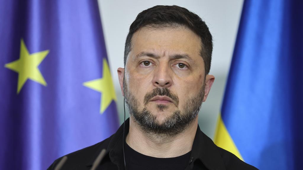 Ukraine's Zelensky to meet Trump on Monday after Alaska summit fails to secure ceasefire