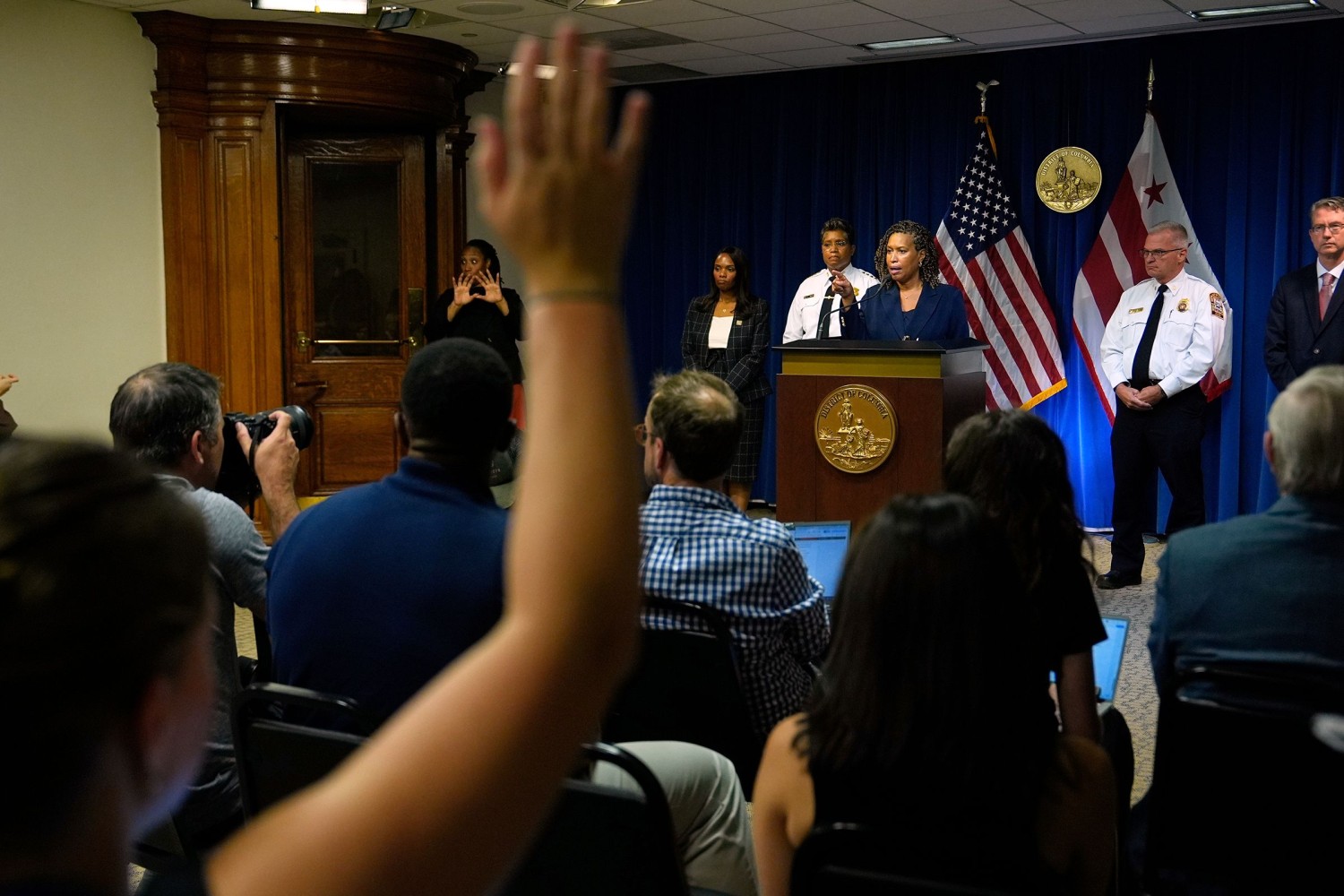 DC mayor changes her tone on Trump as crackdown ramps up