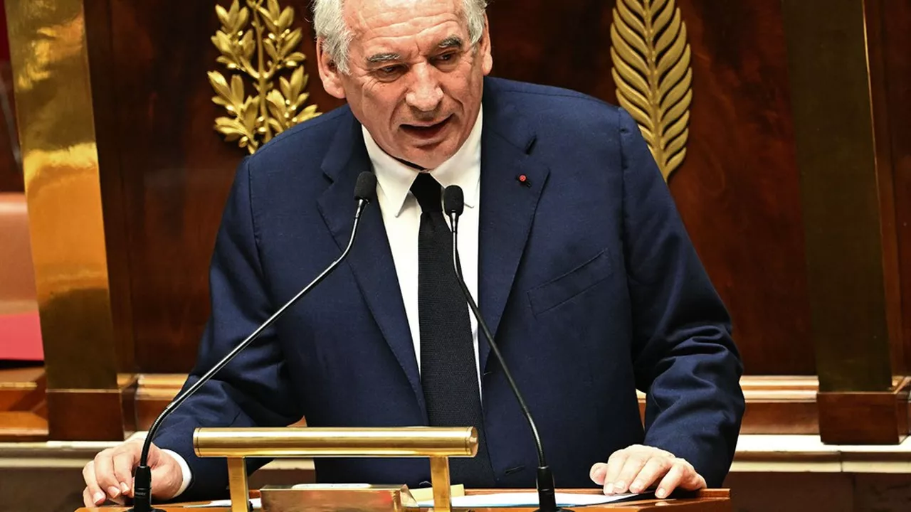 La lourde chute du gouvernement Bayrou