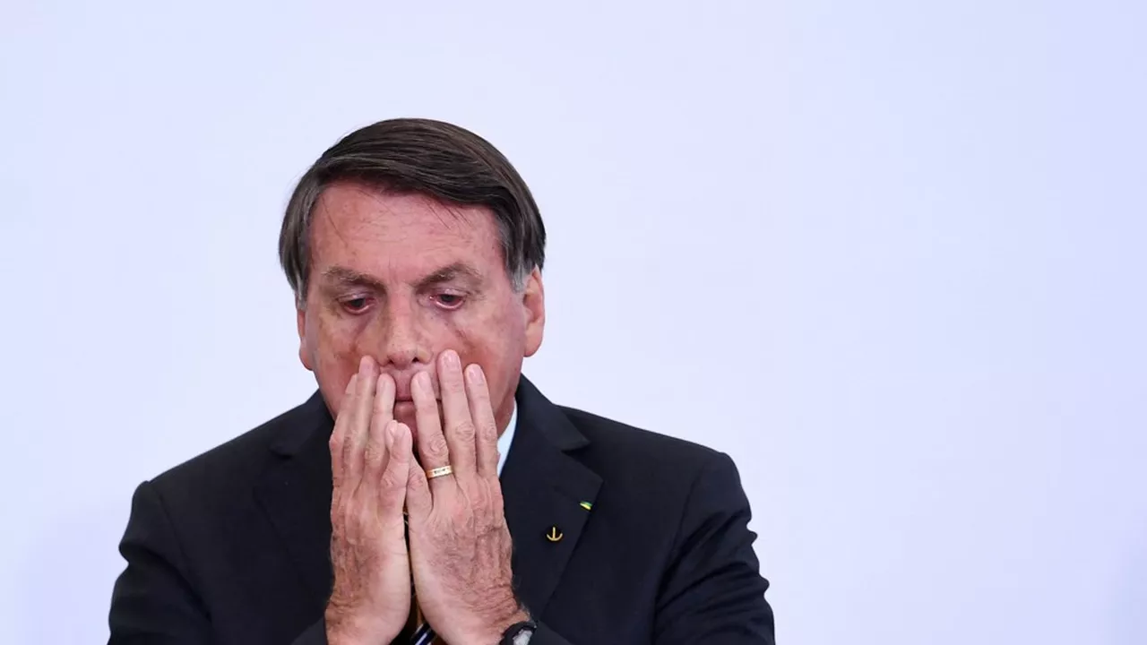 Inéligible jusqu'en 2030 et assigné à résidence, Jair Bolsonaro n'était pas présent à l'audience, pour motif de santé selon sa défense (photo de novembre 2020). (EVARISTO SA/AFP)