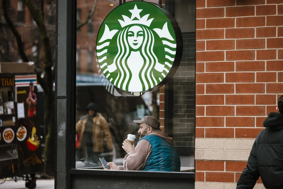 Starbucks $1 Billion Restructuring to Close Stores, Cut Jobs