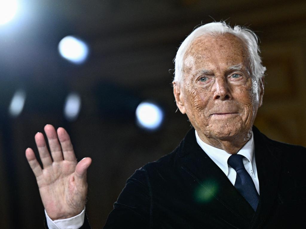 Legendary fashion designer dead