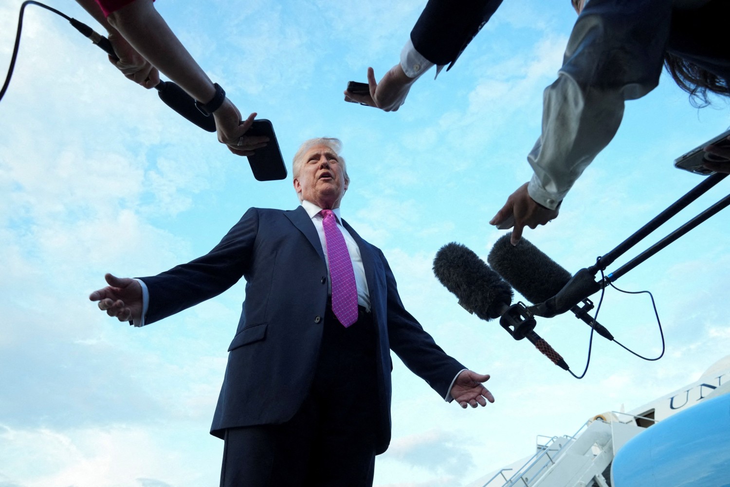 Trump endorses dramatic shift to the US economy