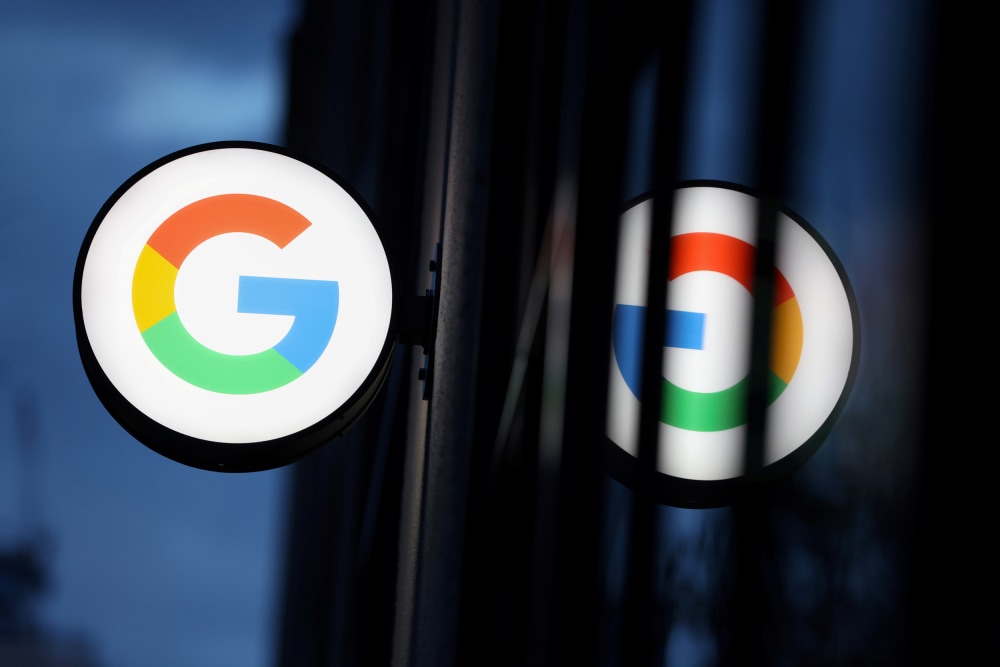 U.S. judge orders Google to share search data with competitors﻿