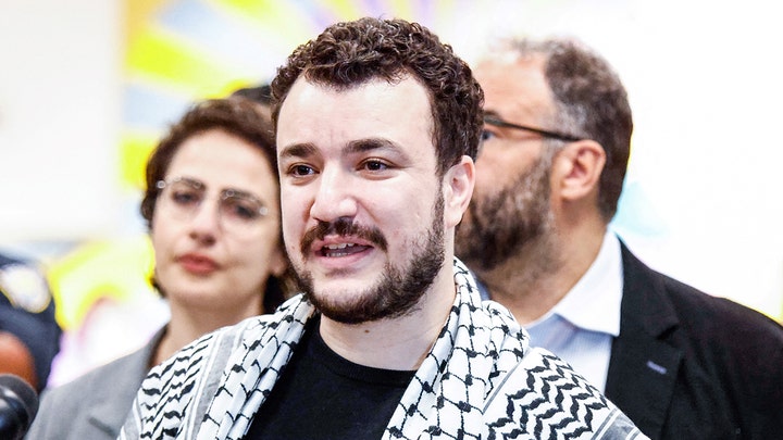 Judge orders deportation of activist over undisclosed affiliations