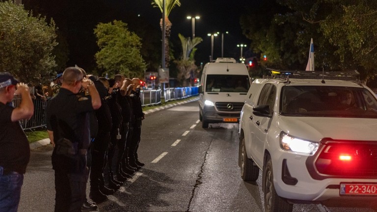Israel accuses Hamas of returning wrong body