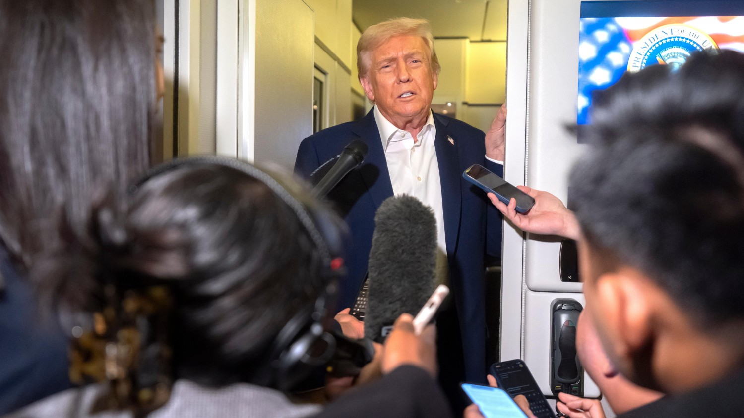 Donald Trump annonce une hausse des droits de douane de 10 % au Canada