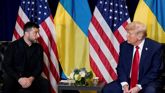 Le président ukrainien Volodymyr Zelensky et le président américain Donald Trump. Alexander Drago / REUTERS