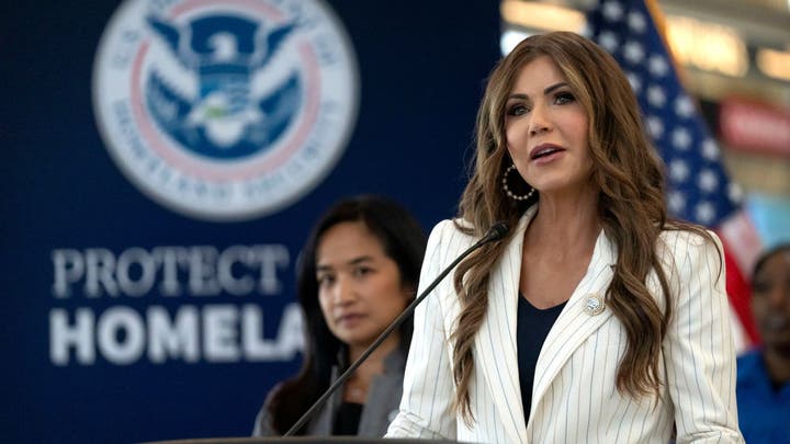 New border security rule forces green card holders to submit to biometric screening