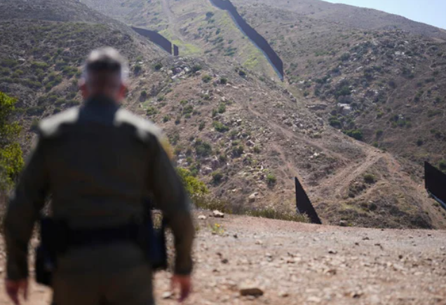 Illegal crossings along U.S.-Mexico border plummet to lowest annual level since 1970