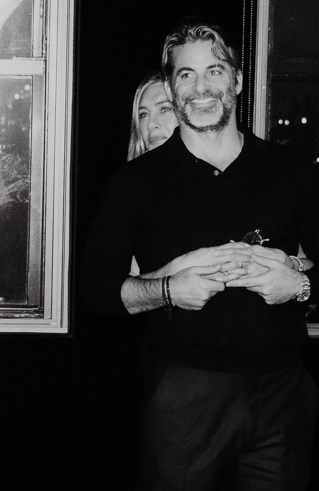 Jen Aniston hard-launches new man