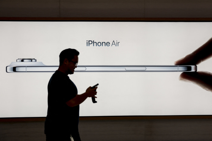 Apple’s iPhone Air Is a Marketing Win and a Sales Flop