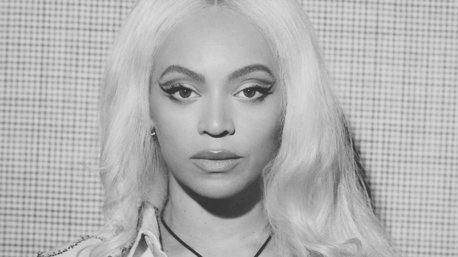 Beyoncé drops new holiday collection merch, and it's a ho ho ho down