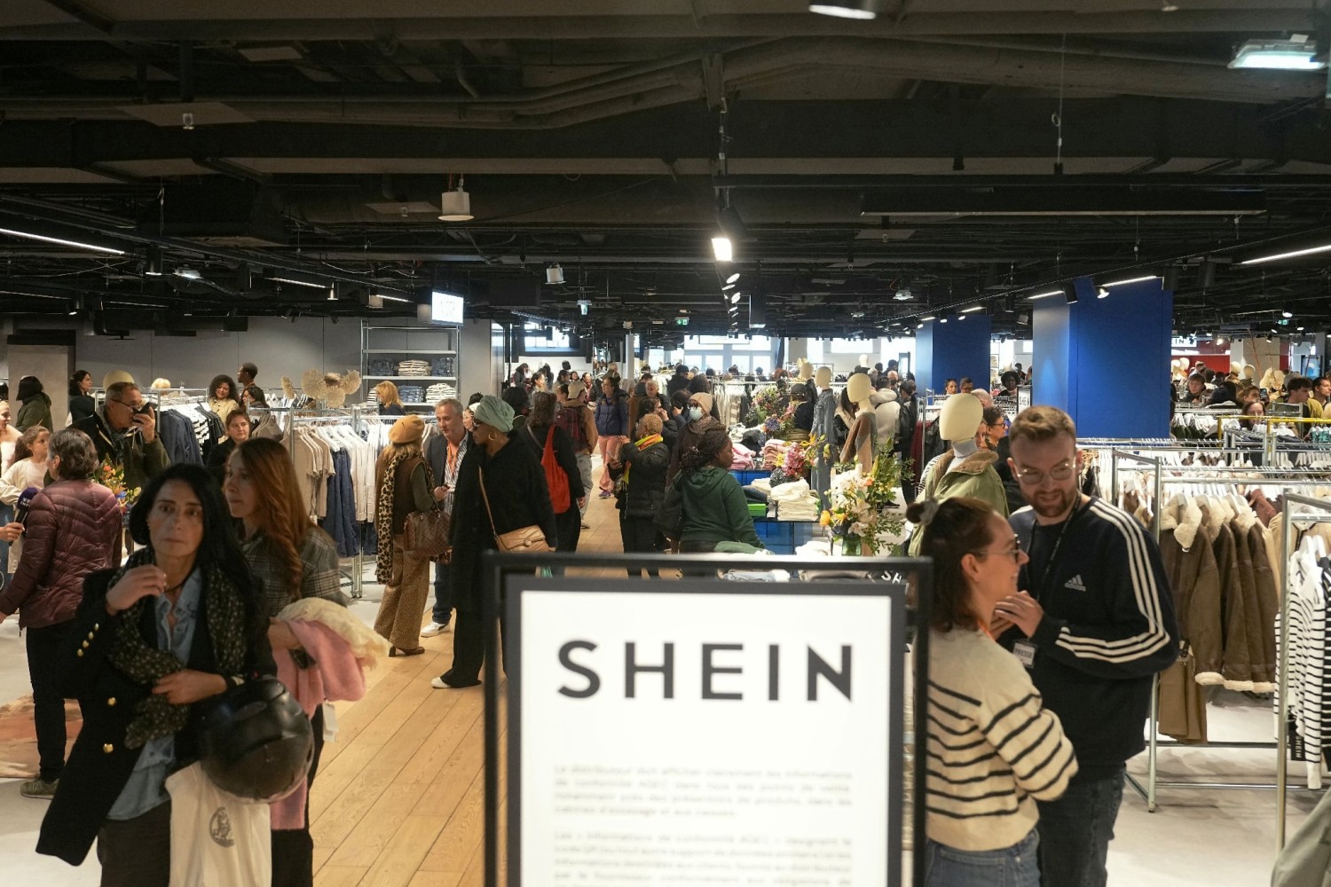 Ouverture du premier magasin pérenne de Shein au monde, au BHV, grand magasin parisien, le 5 novembre 2025.  afp.com/Dimitar DILKOFF