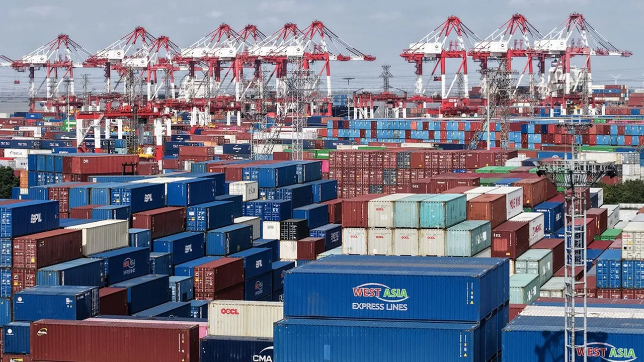 La Chine a dégagé pour la première fois un excédent commercial de plus de 1.000 milliards de dollars. (Photo STR/AFP)